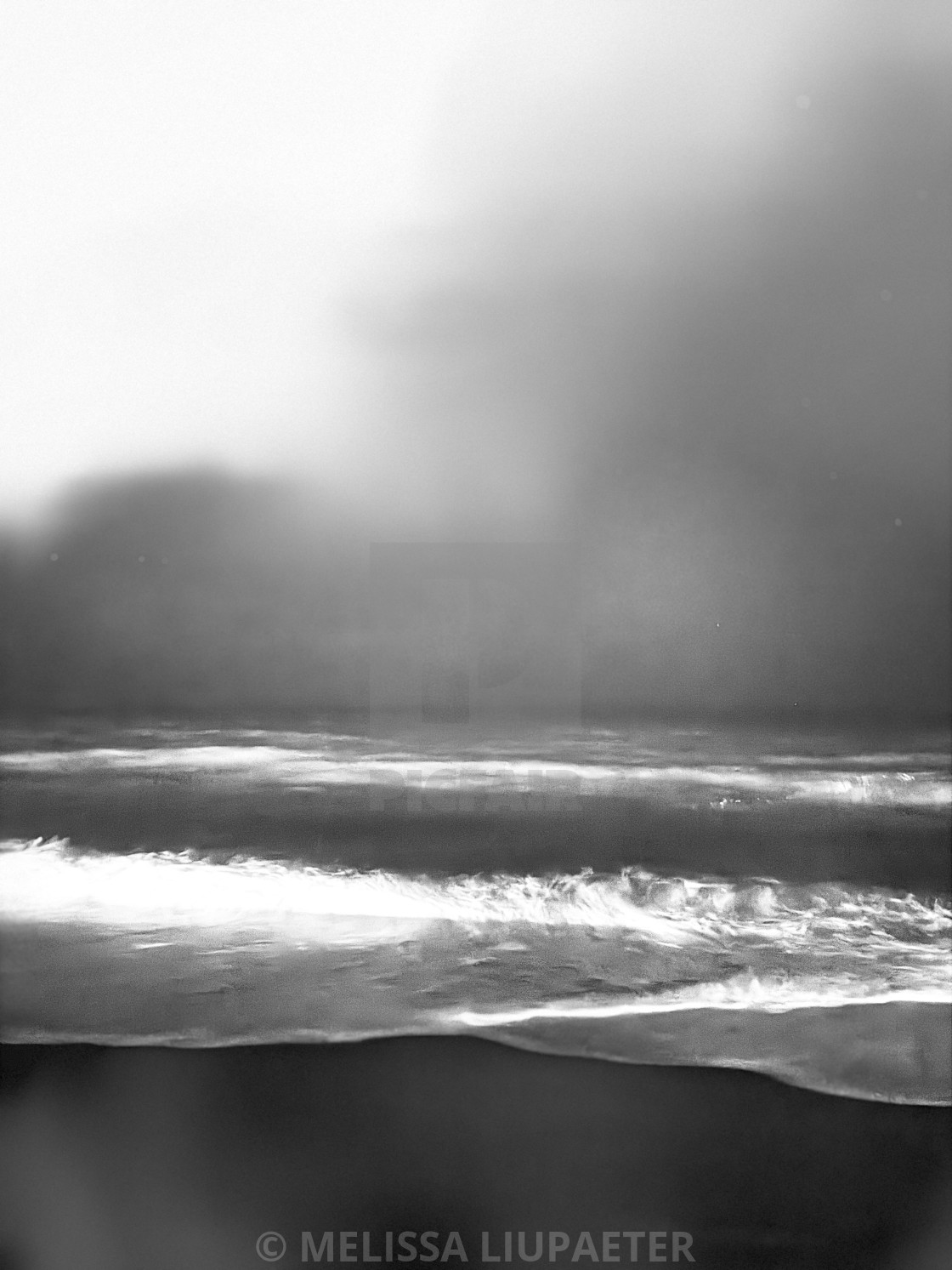 A black and white ocean horizon
